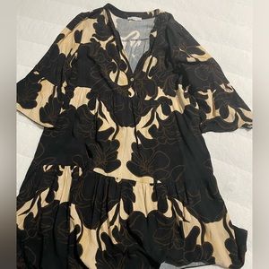 Chic Black and Cream Floral Long Sleeve Dress